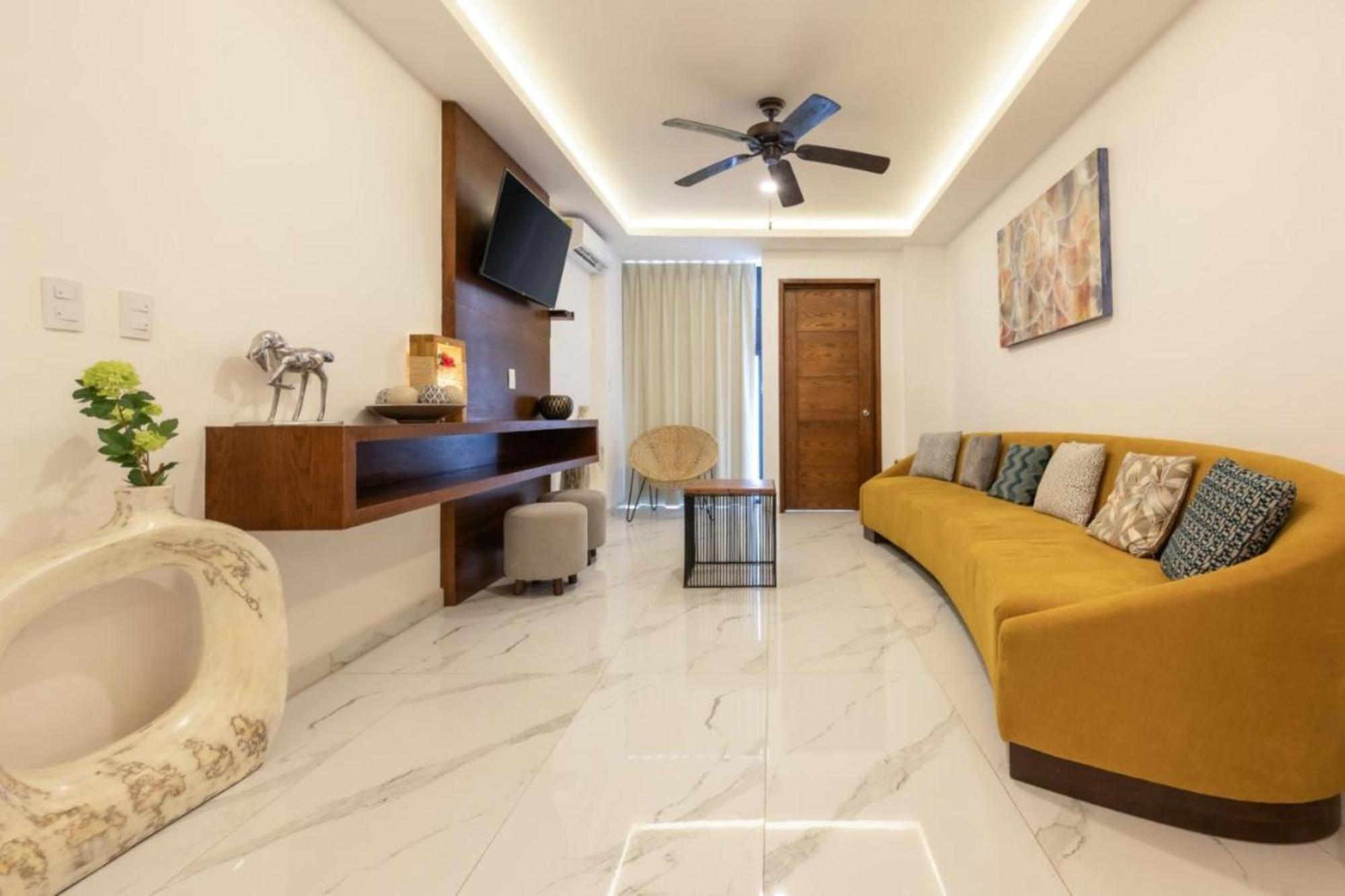 Collection O Hotel Marvic Playa del Carmen Exterior photo